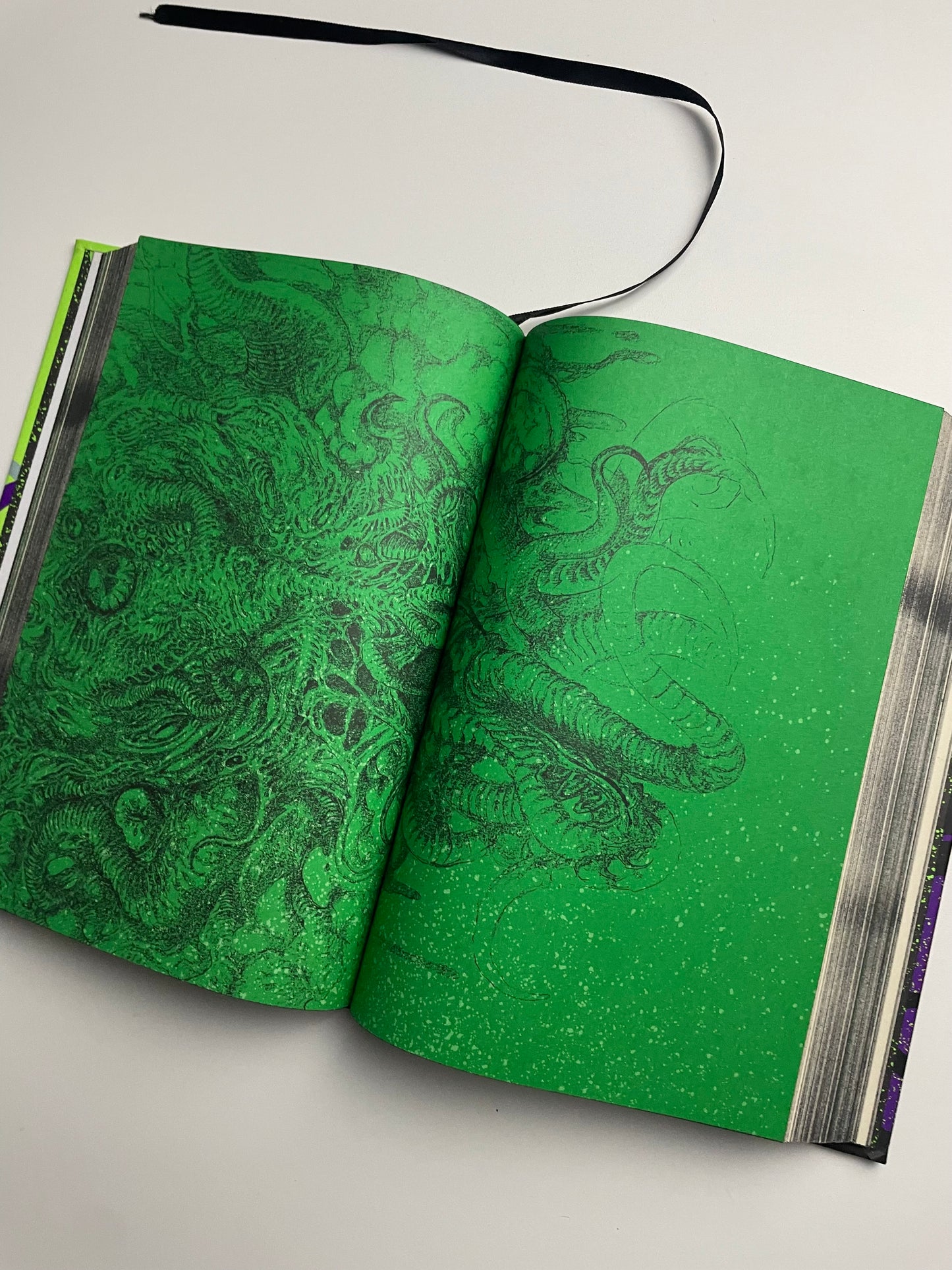 Livro H.P Lovecraft Cosmic edition