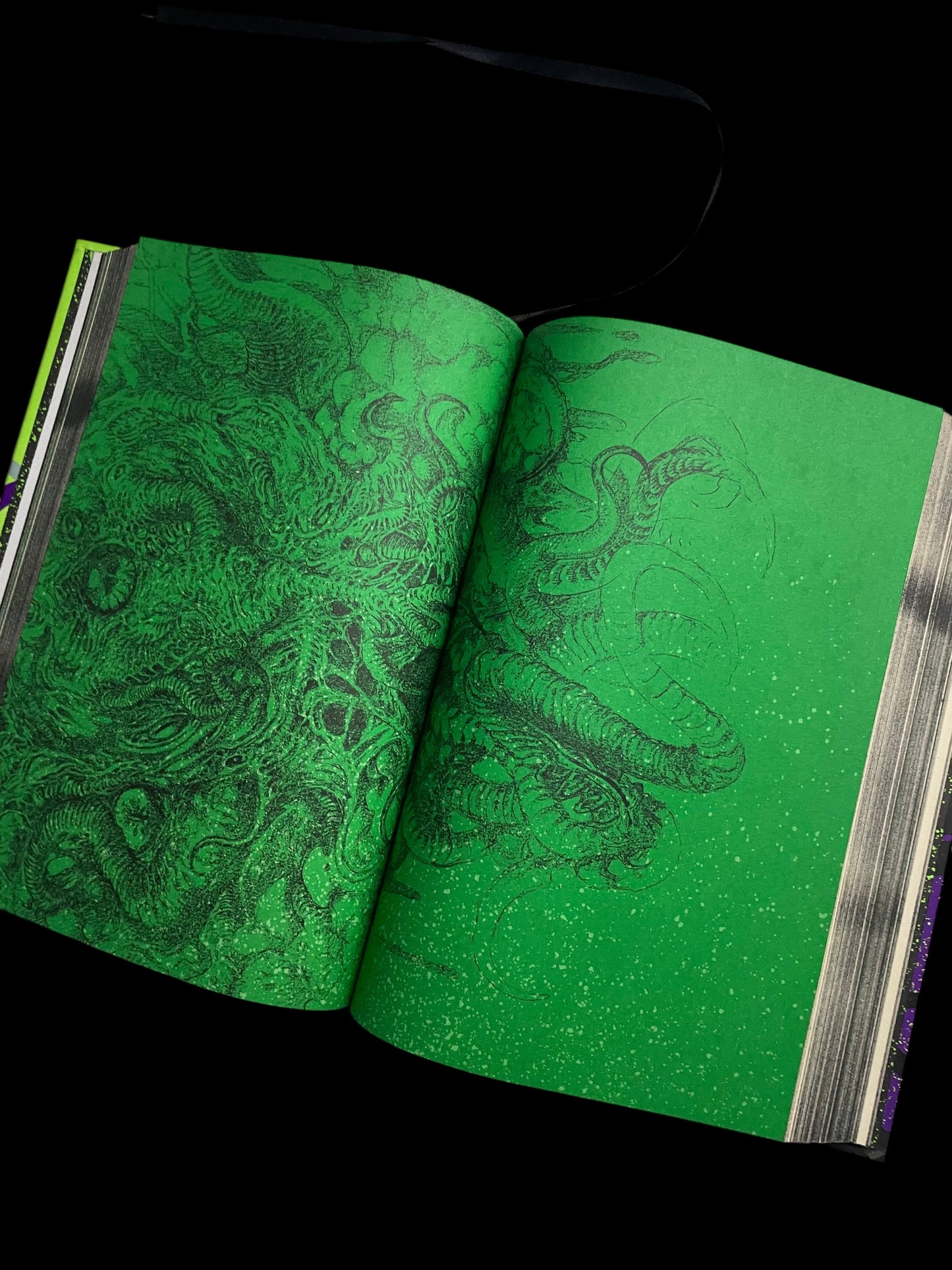 Livro H.P Lovecraft Cosmic edition
